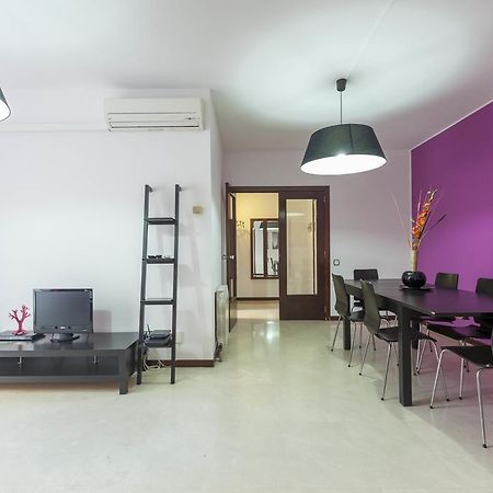 Apartment Sagrada Familia Barselona Oda fotoğraf