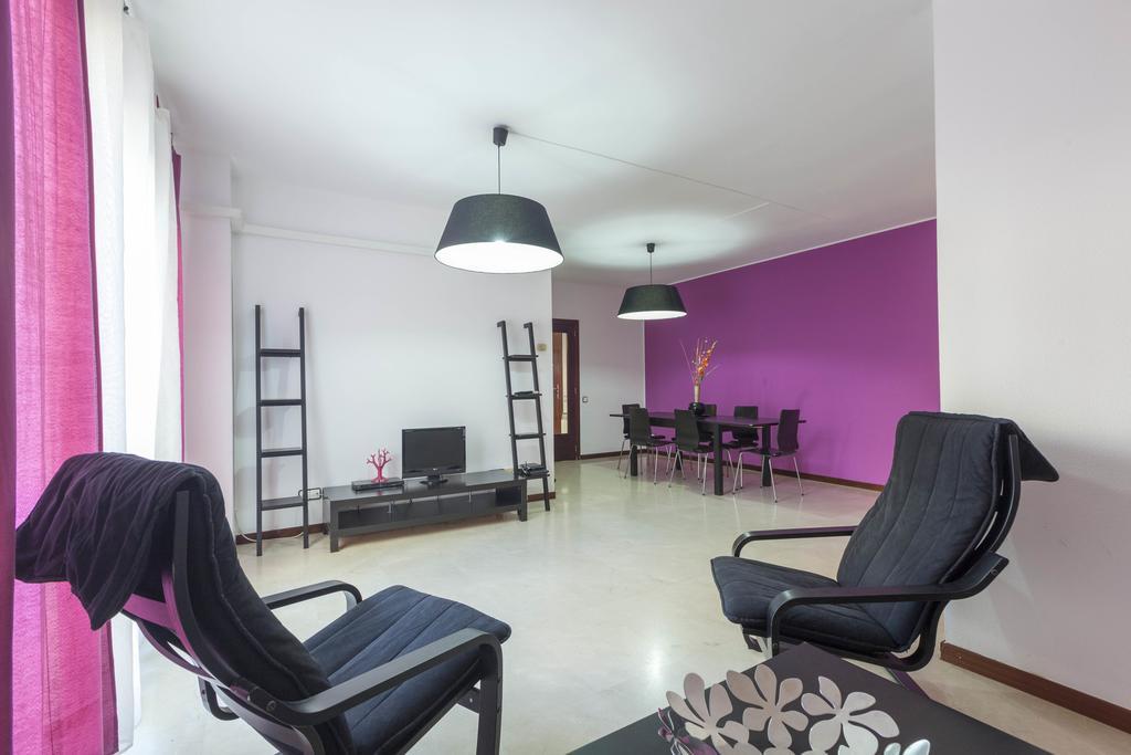 Apartment Sagrada Familia Barselona Oda fotoğraf