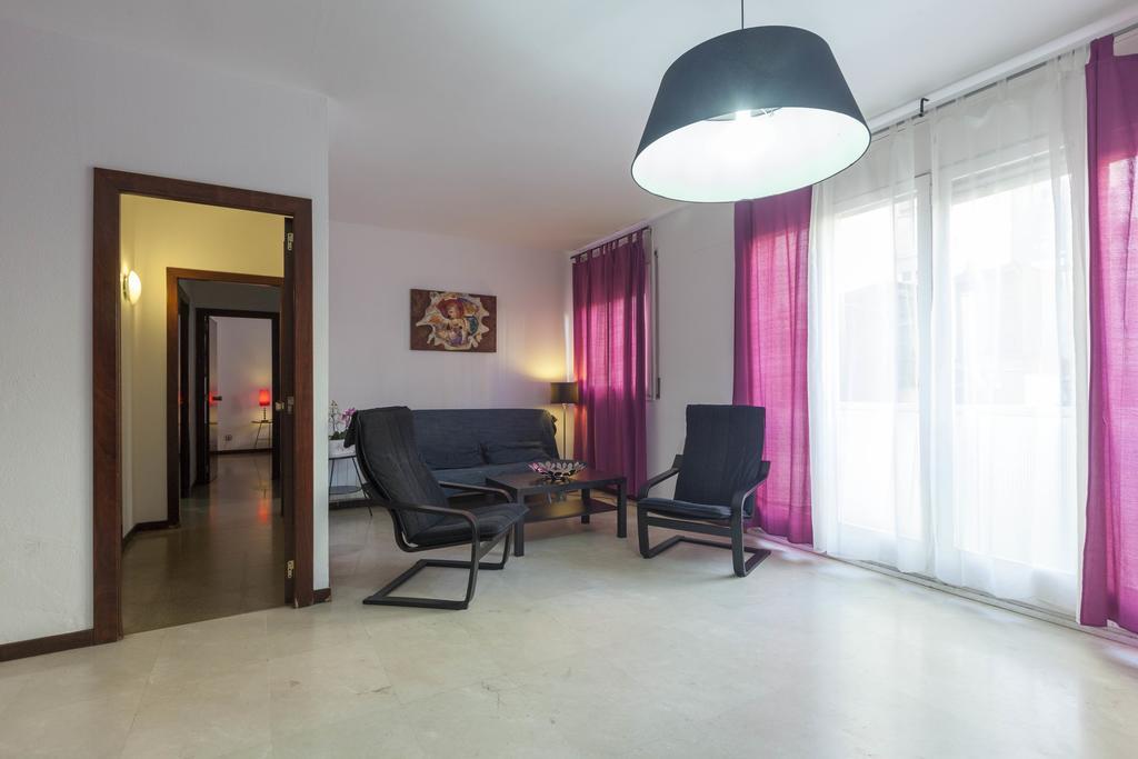 Apartment Sagrada Familia Barselona Oda fotoğraf